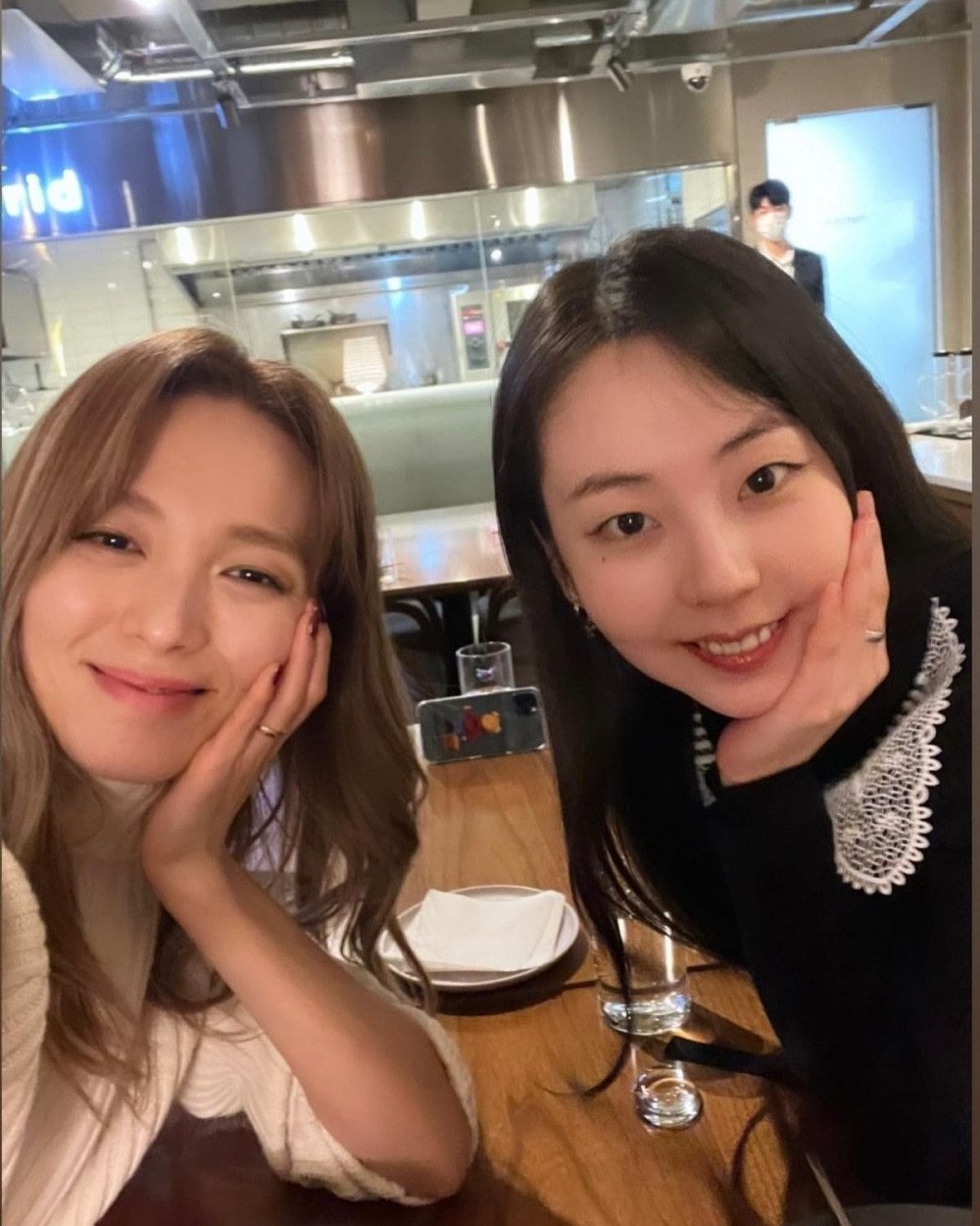 Sunye và Sohee hội ngộ ảnh 1 Sunye va Sohee hoi ngo anh 1
