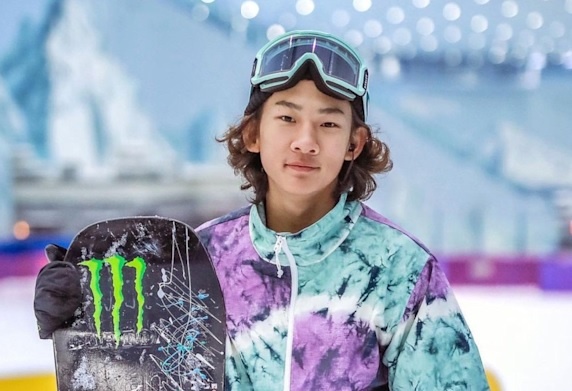 Dien vien To Duc Minh tham gia Olympic Bac Kinh 2022 hinh anh