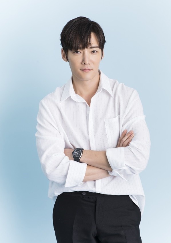 Choi Jin Hyuk bi phat anh 1