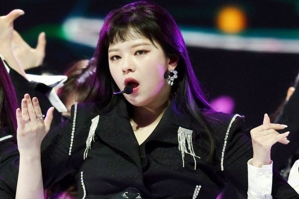 Jeong Yeon tro lai voi nhom TWICE sau thoi gian tri benh hinh anh