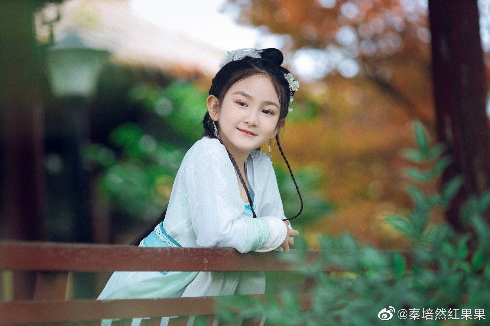 Minh Dao noi gian voi dien vien nhi anh 2