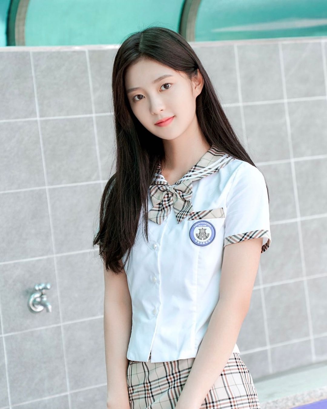 Sao nữ sinh năm 2003 cạo đầu đóng nữ tu ảnh 3 Sao nu sinh nam 2003 cao dau dong nu tu anh 3