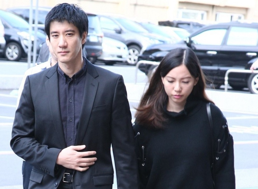 Vuong Luc Hoanh va vo cu tranh cai 7 tieng o toa hinh anh