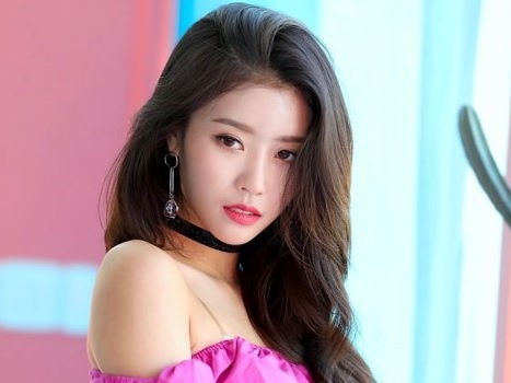 E-kip game show chi hon 270.000 USD de mai moi cho nu ca si Han hinh anh