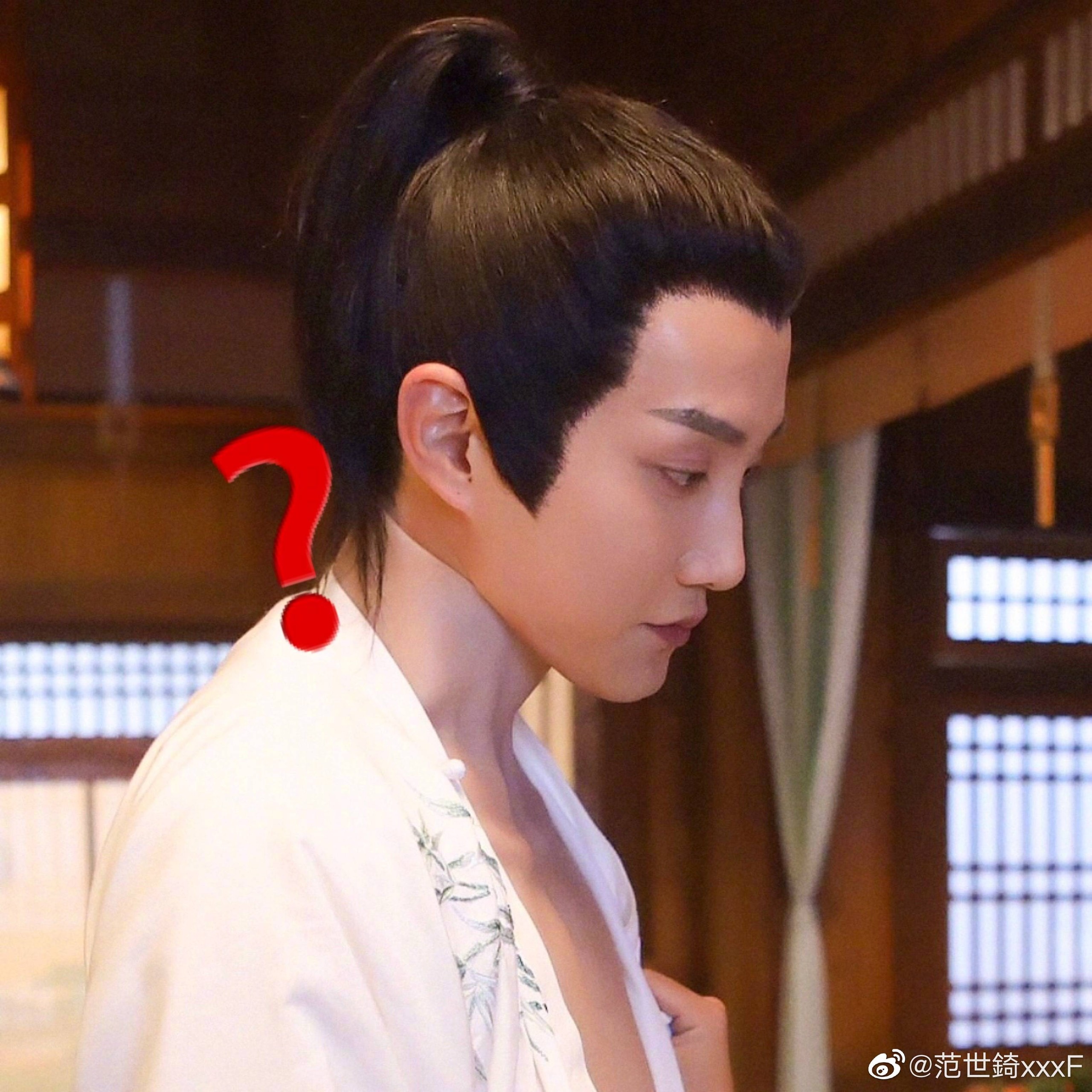 Sao Trung Quốc dùng áo tạo cơ bắp ảnh 4 Sao Trung Quoc dung ao tao co bap anh 4