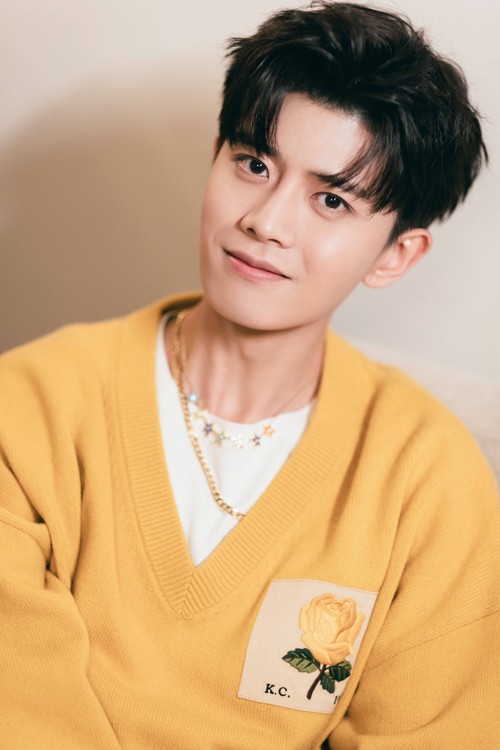 Sao Trung Quốc dùng áo tạo cơ bắp ảnh 8 Sao Trung Quoc dung ao tao co bap anh 8