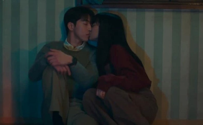 Nụ hôn màn ành của Kim Tae Ri ảnh 1 Nu hon man anh cua Kim Tae Ri anh 1