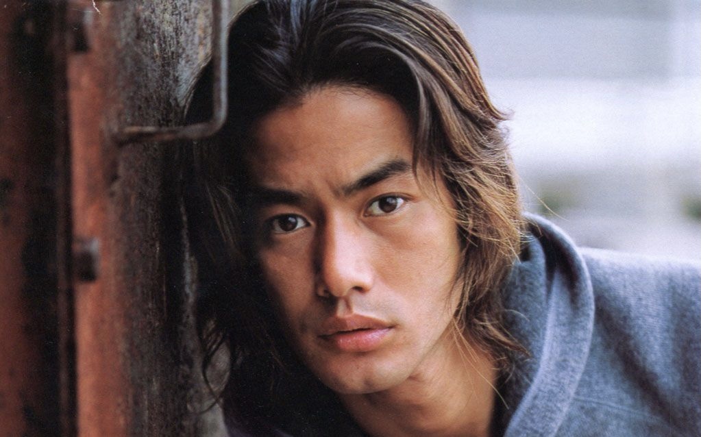 Dai truyen hinh chi 8.000 USD de tim kiem tai tu Yutaka Takenouchi hinh anh