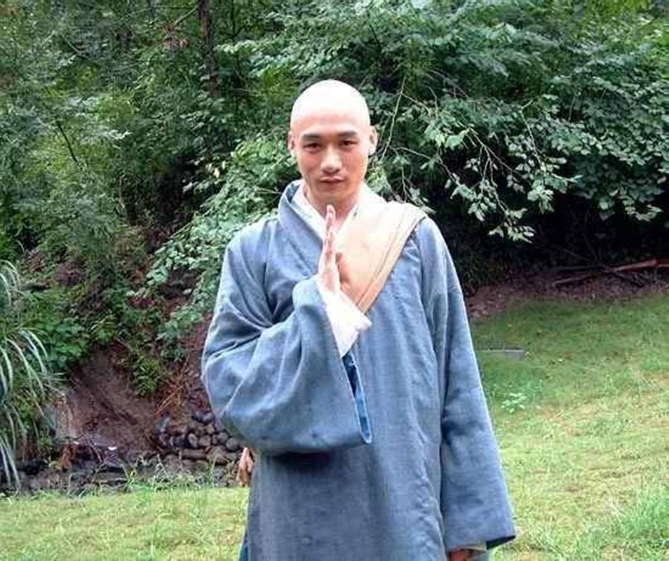 Sao Thien long bat bo ve que lam nong anh 4