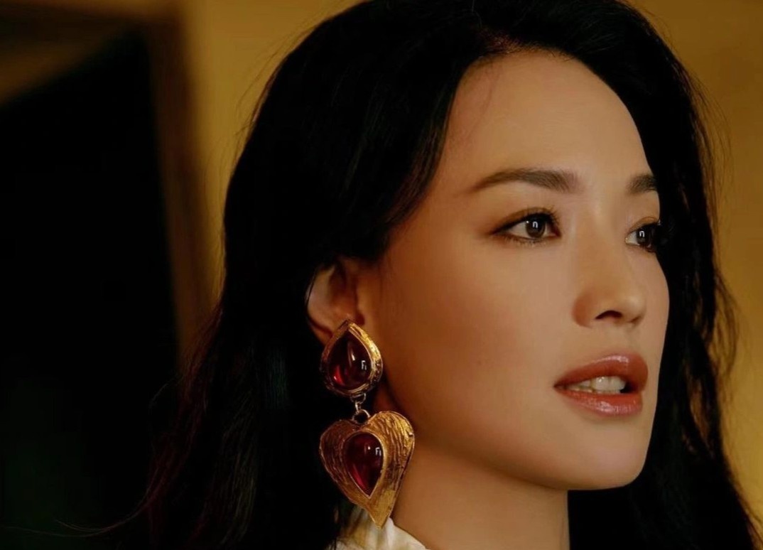 Thu Ky mac chung mat ngu keo dai hinh anh