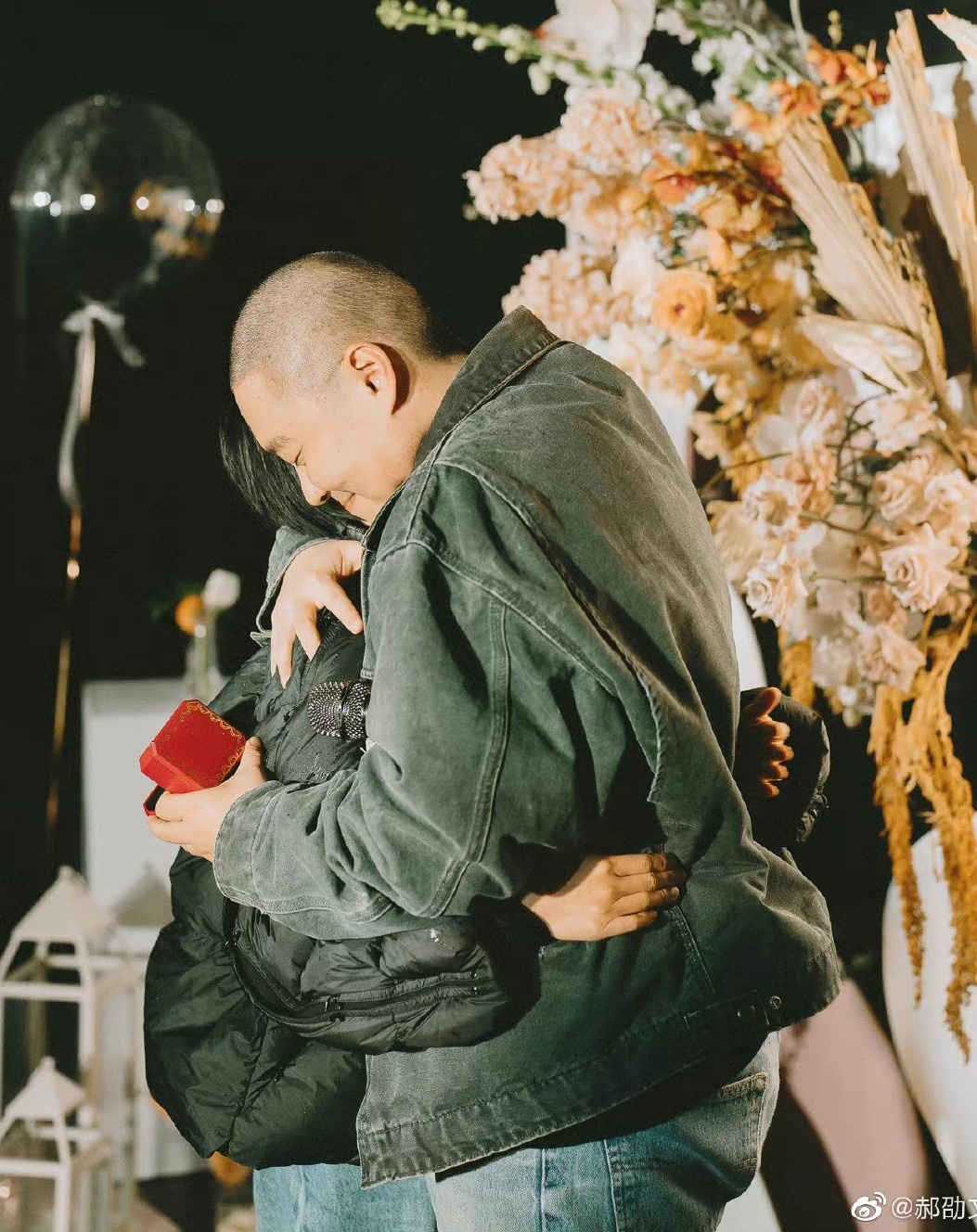 Hác Thiệu Văn cầu hôn bạn gái ảnh 1 Hac Thieu Van cau hon ban gai anh 1