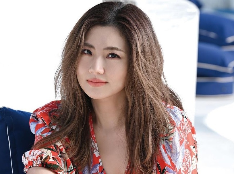 Selina (S.H.E) guong day sau ton thuong vi vu no phim truong hinh anh