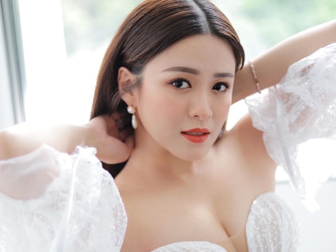 Minh tinh Hong Kong bi che cuoi vi tranh gianh dai gia hinh anh