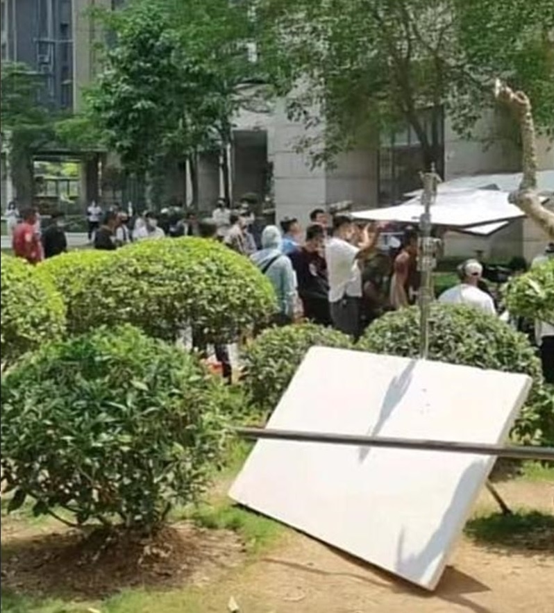 Đoàn phim Trung Quốc bị đuổi ảnh 2 Doan phim Trung Quoc bi duoi anh 2