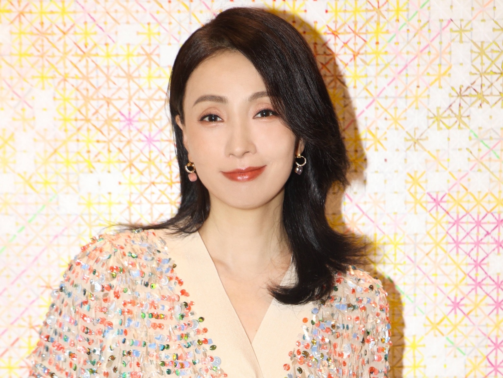 Dao Hong phan hoi thong tin kinh doanh da cap hinh anh