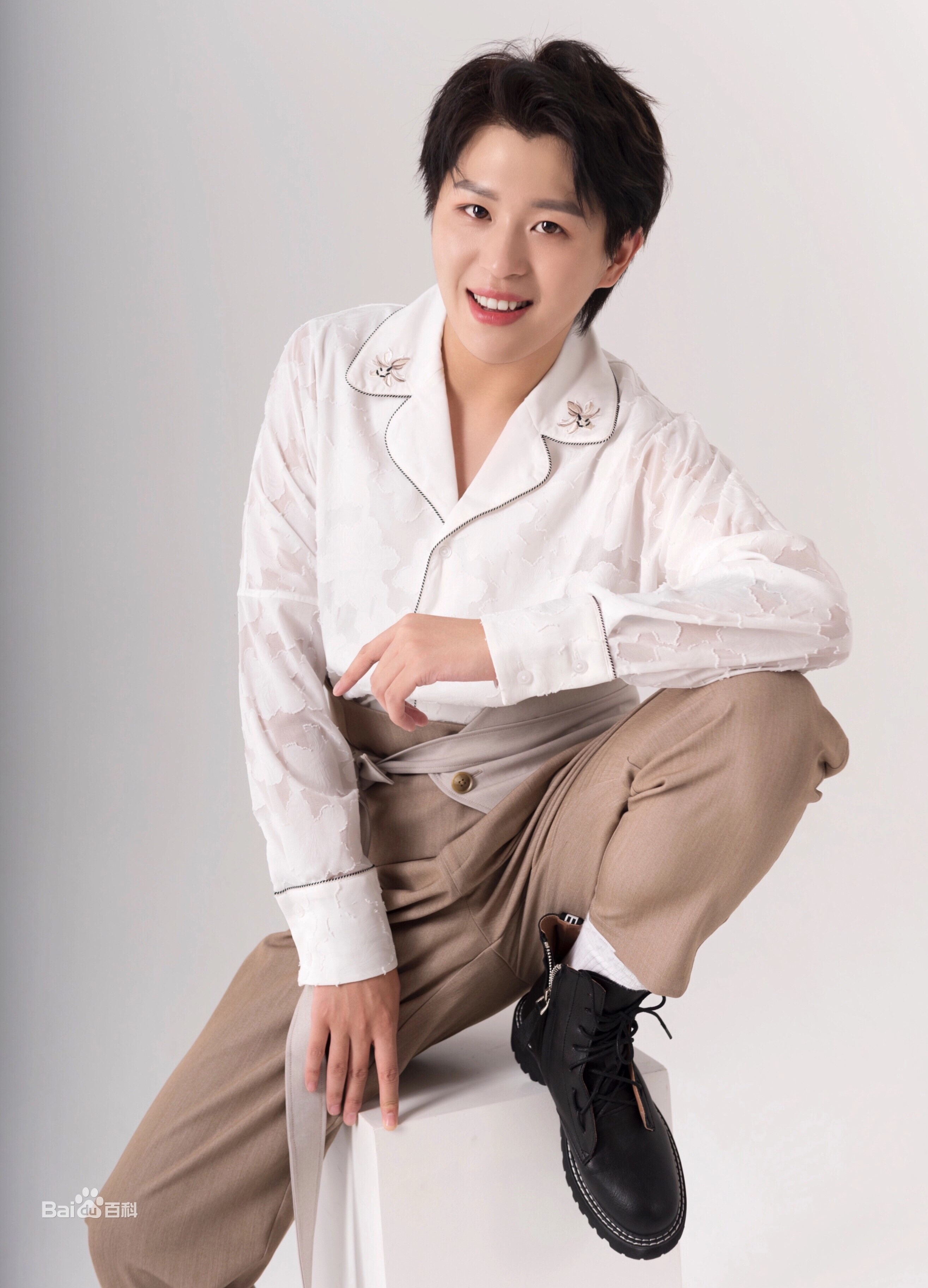 Luu Thua Di ngoi tu anh 2