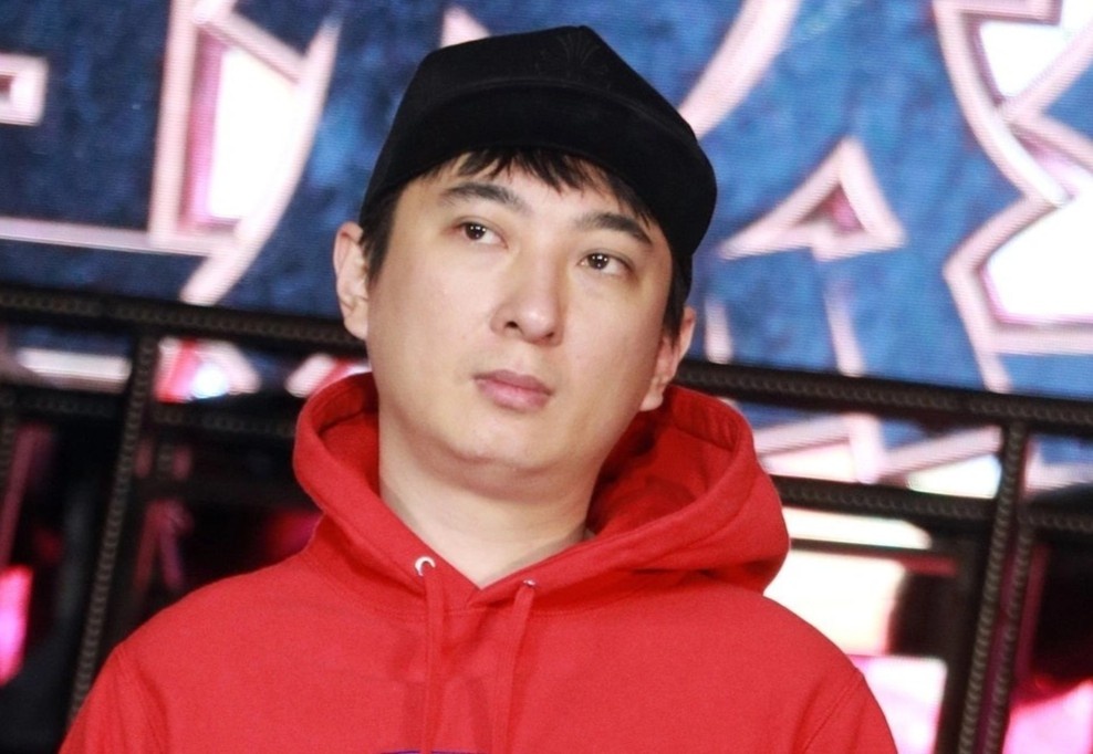 Tai khoan mang cua Vuong Tu Thong bi gan the vi pham phap luat hinh anh