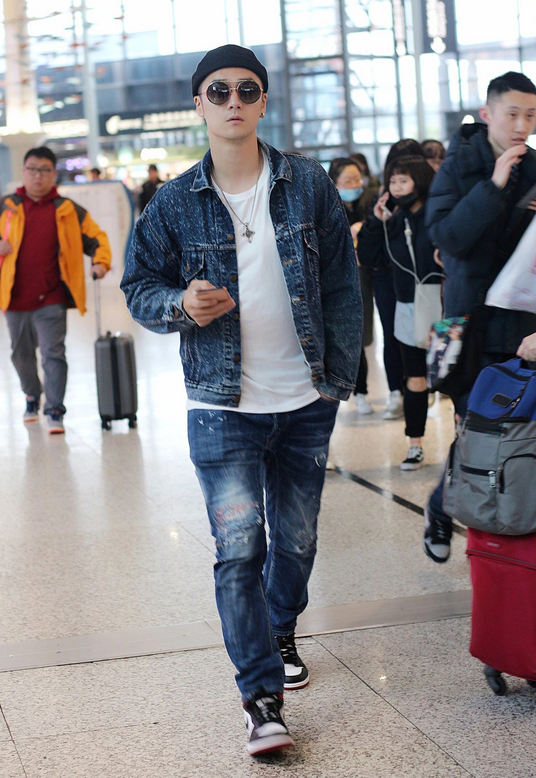 Tưởng Kình Phu làm shipper ảnh 4 Tuong Kinh Phu lam shipper anh 4