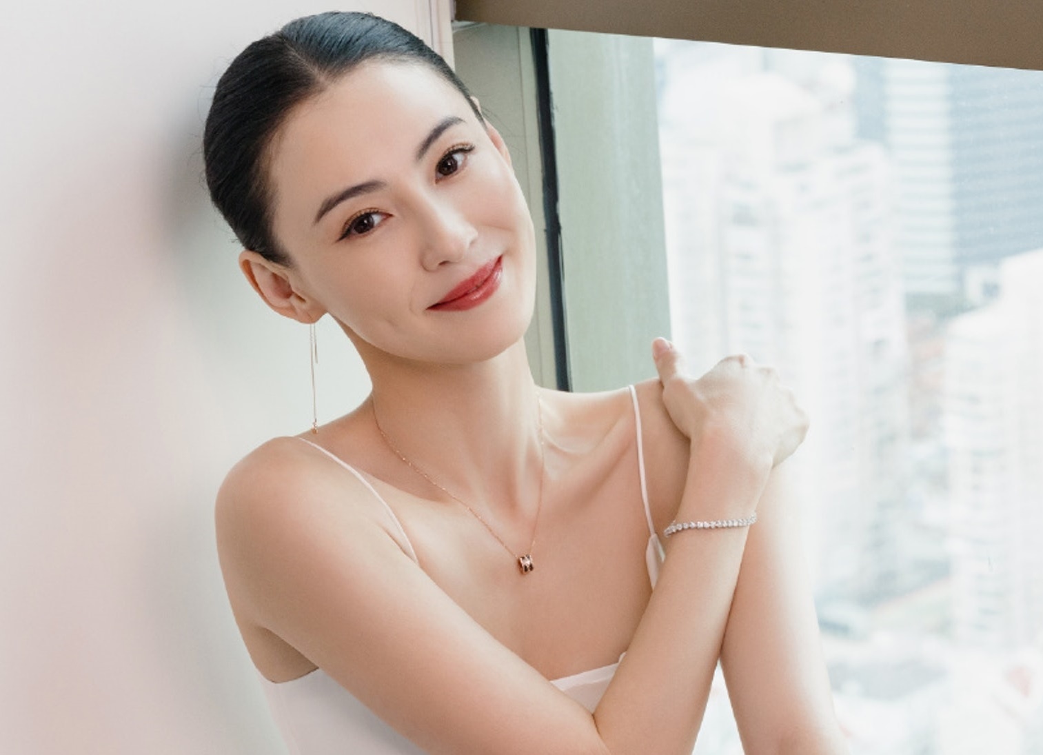 Truong Ba Chi bi kien, doi boi thuong 1,9 trieu USD hinh anh