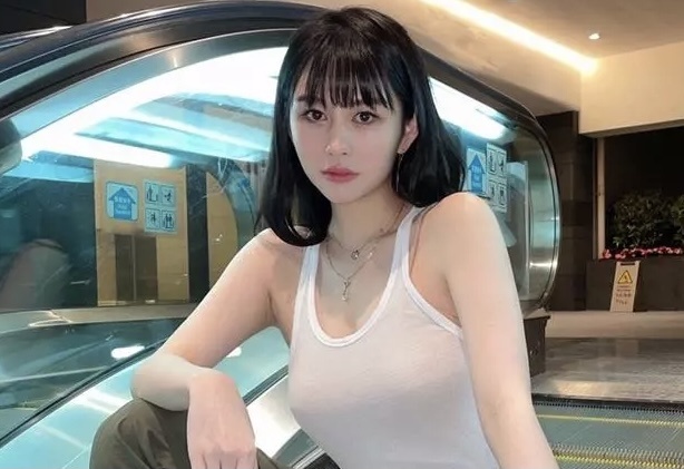 Con gai Khau Thuc Trinh tan cong showbiz Han hinh anh