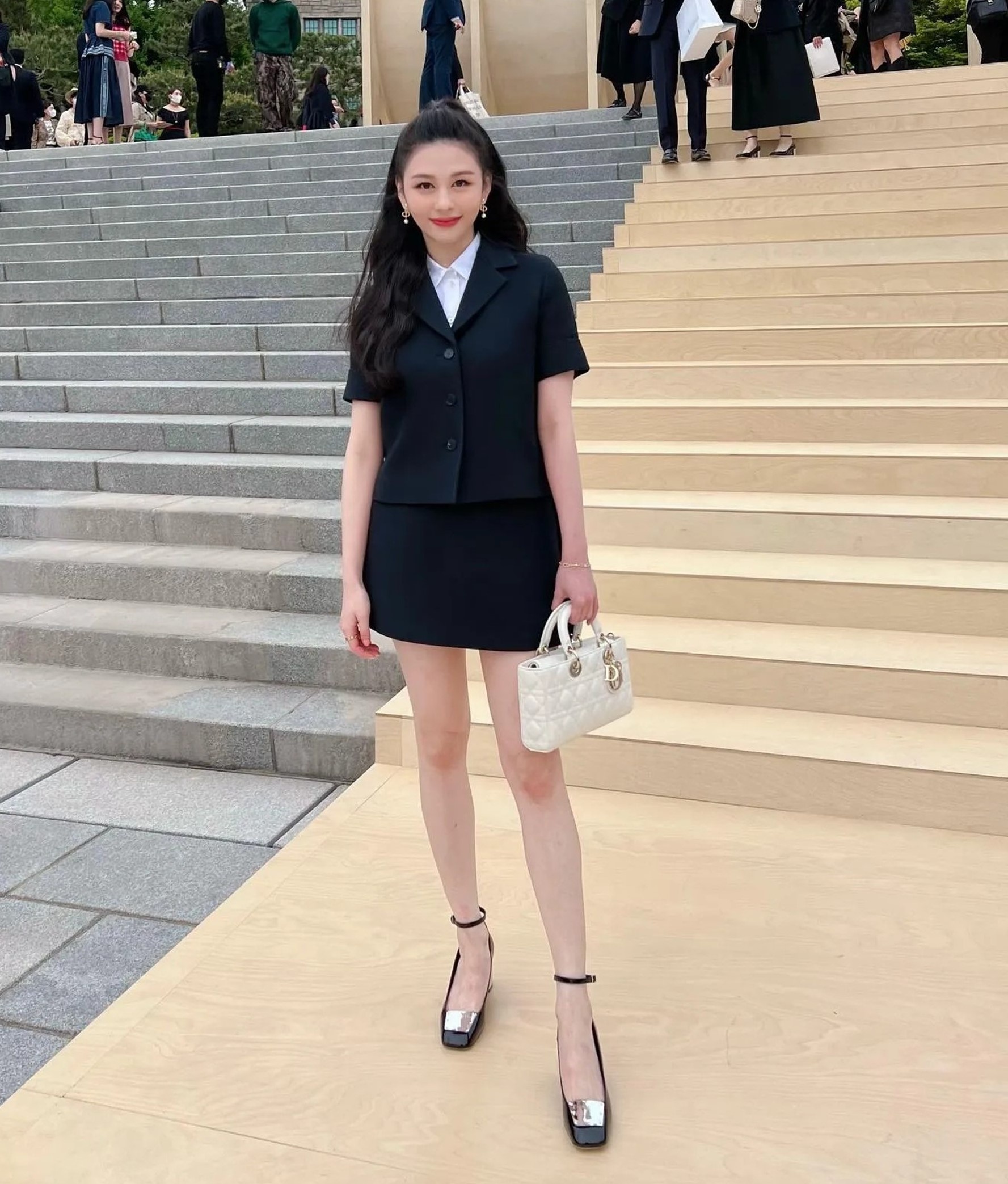 Con gái Khâu Thục Trinh ảnh 1 Con gai Khau Thuc Trinh anh 1