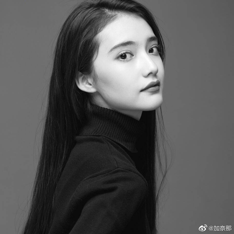 My nhan trong Mong hoa luc anh 8