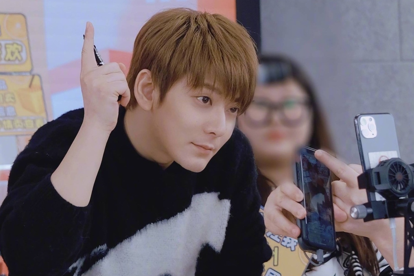 Dien vien ‘Than dieu dai hiep’ ban hang online kiem song hinh anh