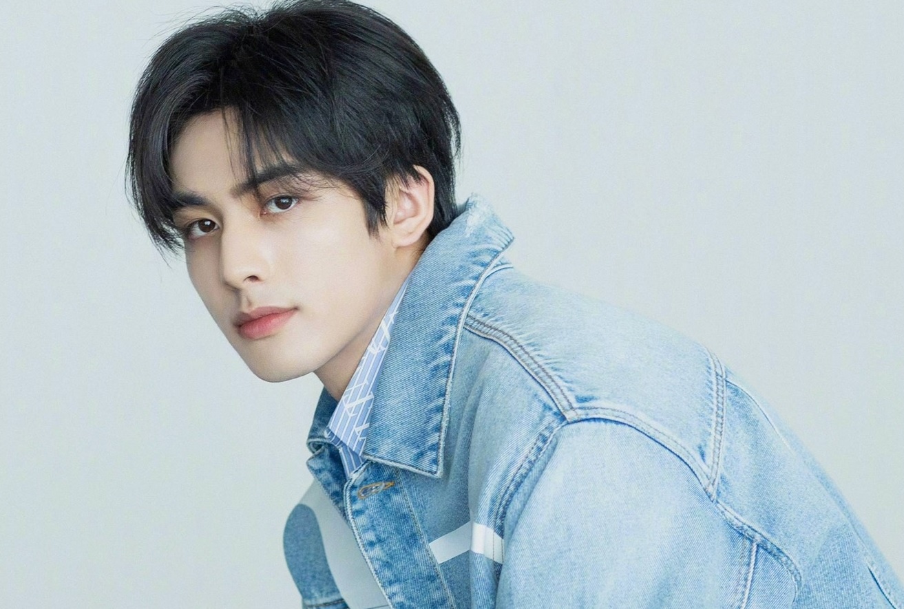 Tong Uy Long kien cong ty cua Vu Chinh hinh anh