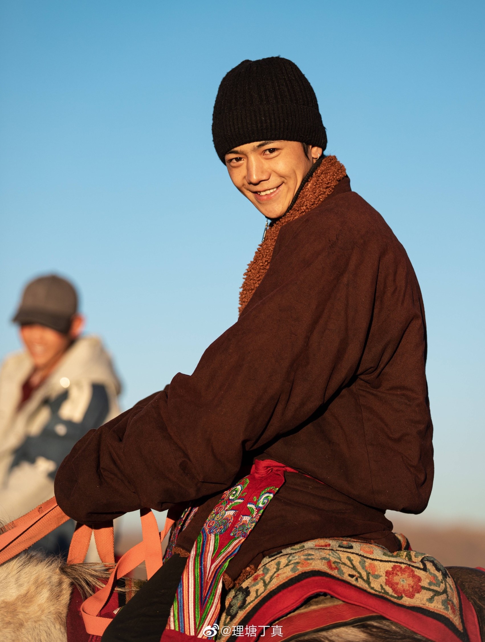 Chàng trai chăn bò Đinh Chân ảnh 2 Chang trai chan bo Dinh Chan anh 2