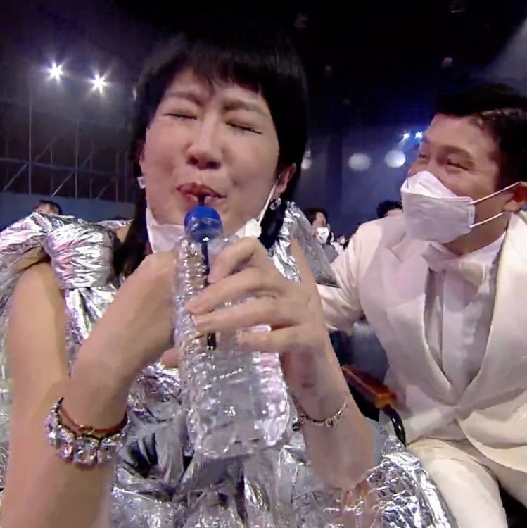 Biểu cảm hài hước của Hong Jin Kyung ảnh 5 Bieu cam hai huoc cua Hong Jin Kyung anh 5