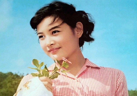 Bieu tuong sac dep Tan Di qua doi hinh anh