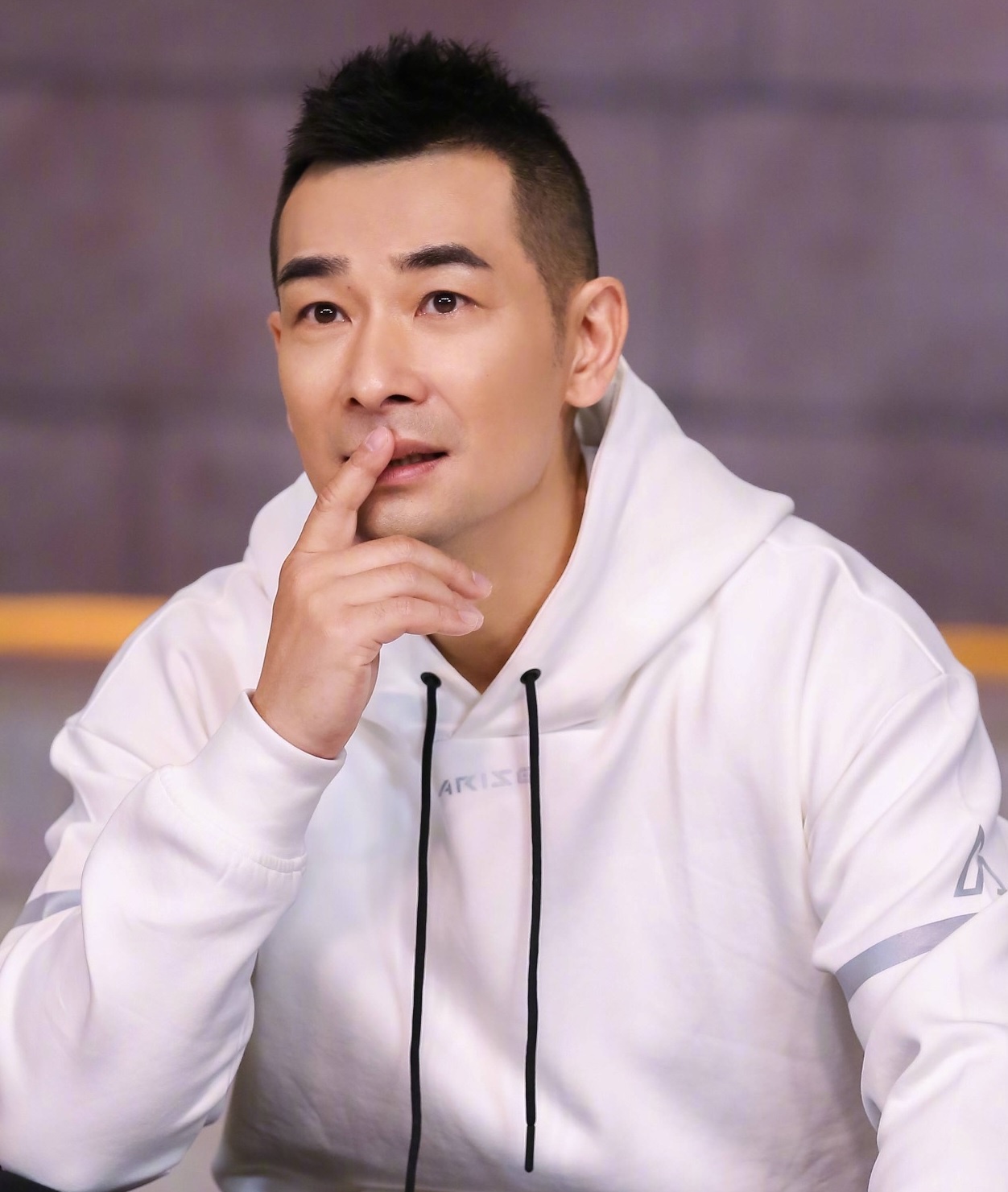 Sao Hoa ngu bi chen ep anh 8