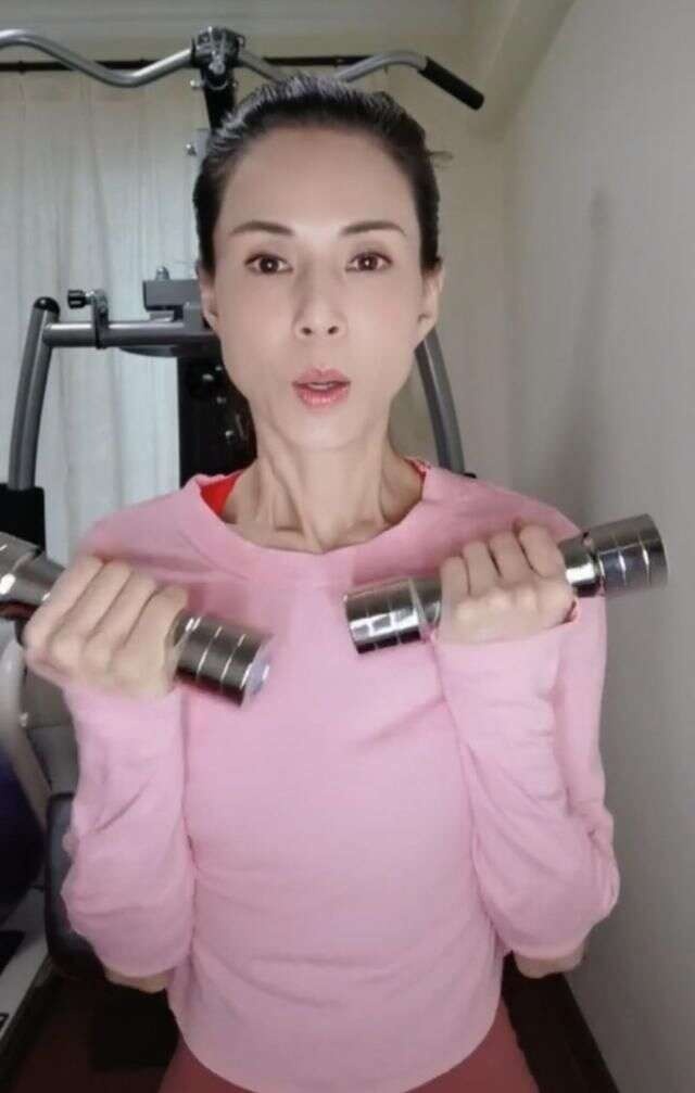 Ngoại hình gầy gò của Lý Nhược Đồng ảnh 1 Ngoai hinh gay go cua Ly Nhuoc Dong anh 1