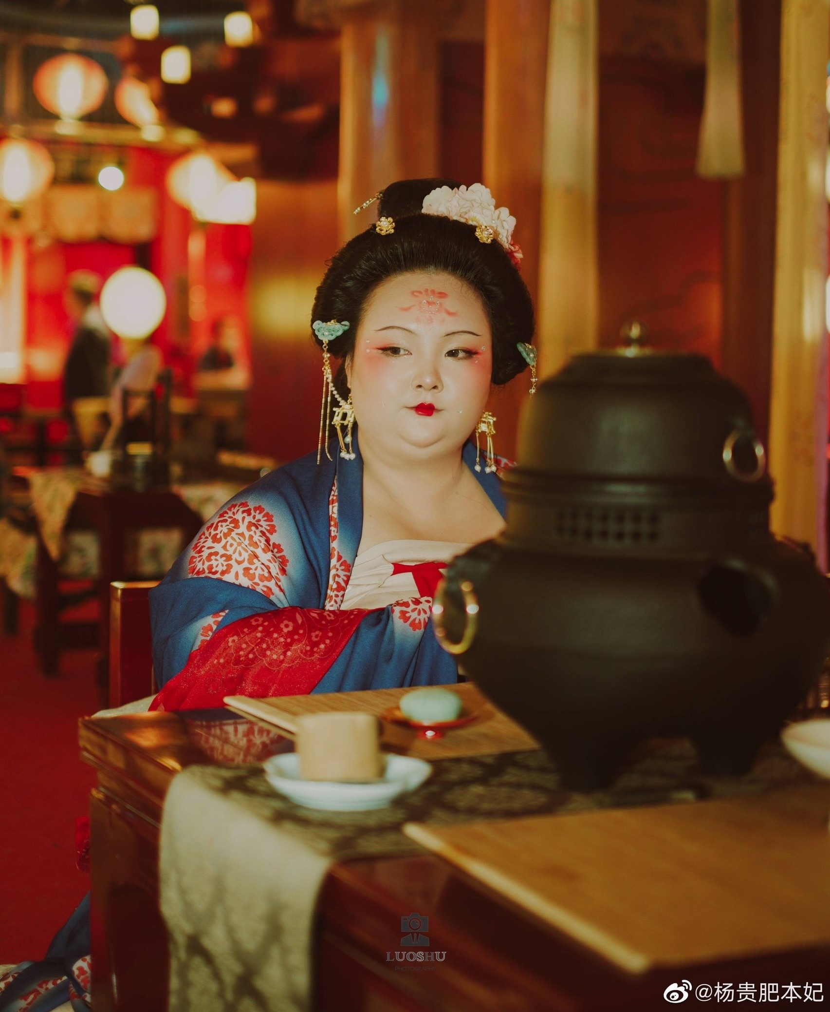 Co gai 100 kg hoa than Duong Quy Phi anh 3