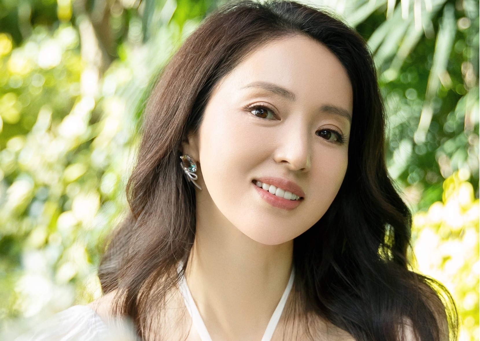 Dong Tuyen bi di nghi vi du tiec voi nhom dan ong trung nien hinh anh
