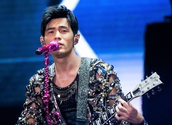 Hon 16 trieu nguoi xem buoi phat lai liveshow cua Chau Kiet Luan hinh anh