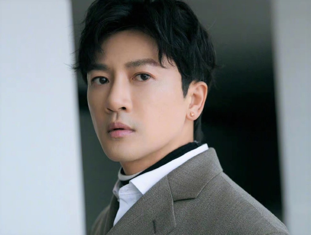 To Huu Bang noi ve nghi van phau thuat tham my hinh anh