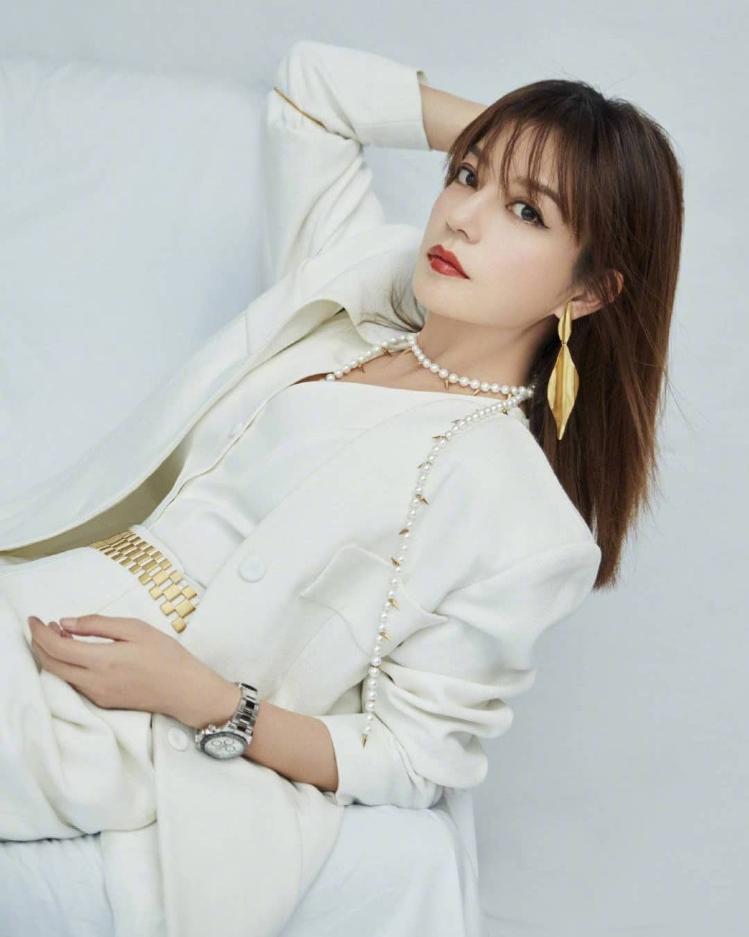 Trieu Vy sau khi bi cam song anh 2