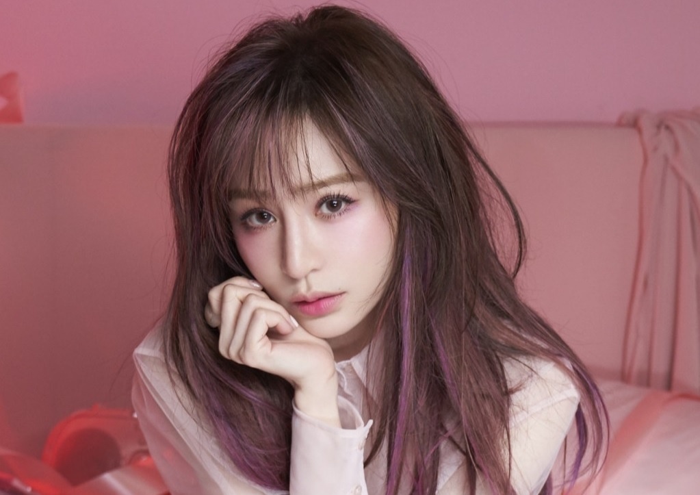 Vuong Tam Lang vuc day danh tieng sau be boi lo anh nhay cam hinh anh