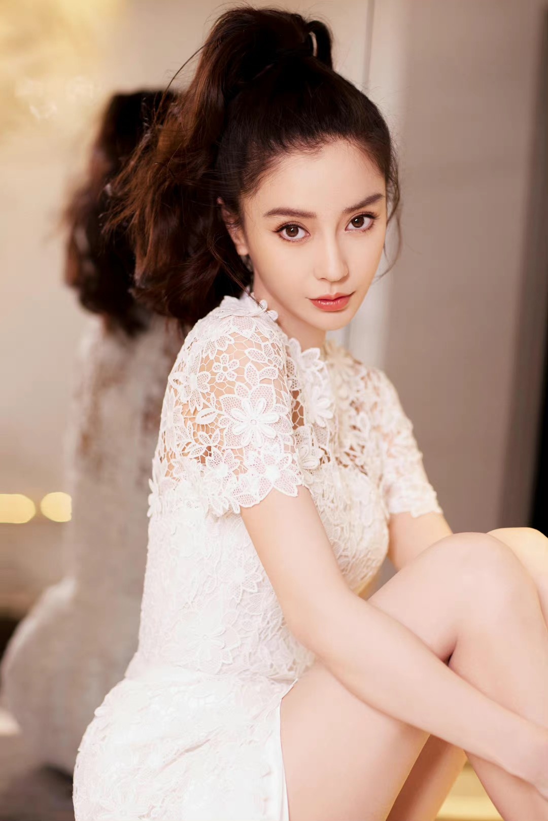 Angelababy giai the cong ty anh 1