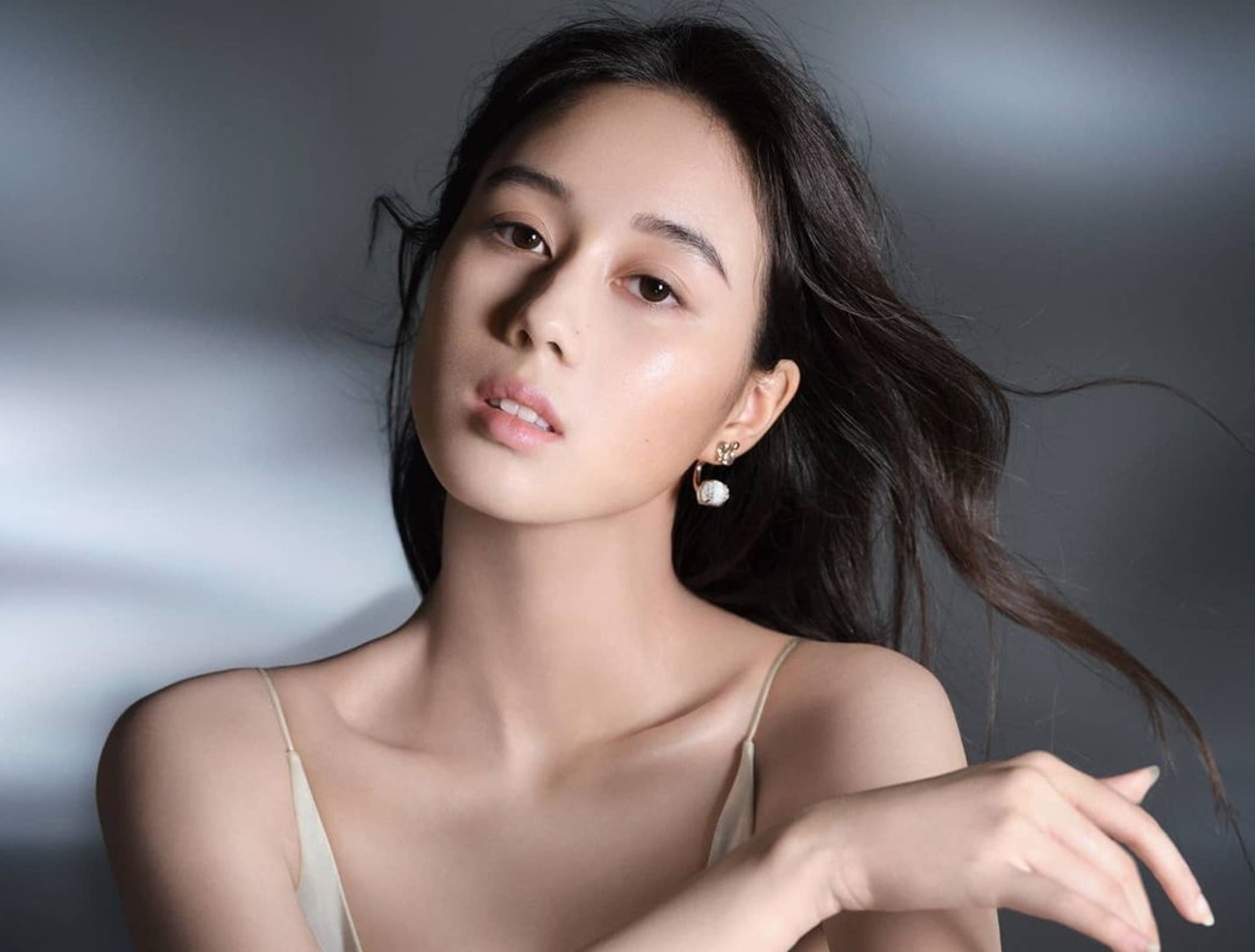 Con gai ut cua ong Ha Hong San duoc tang 4 biet thu o tuoi 17 hinh anh