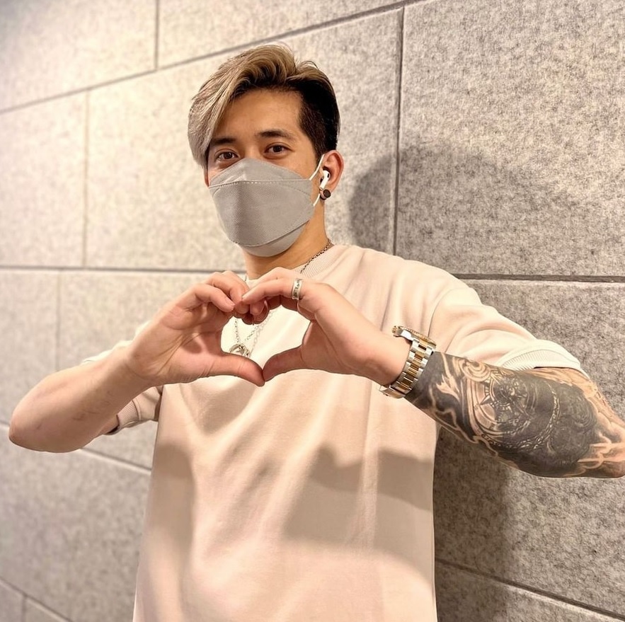 Chang trai ban thit lon noi tieng anh 4