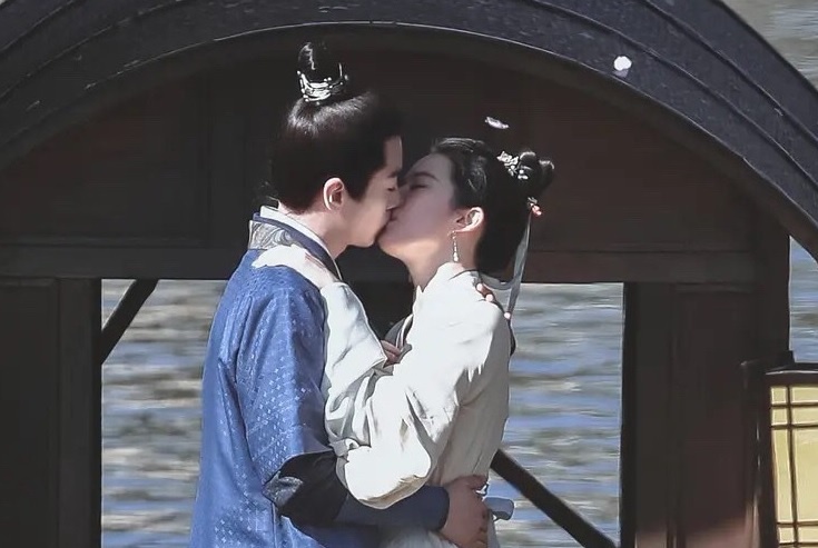 Hau truong canh hon cua Luu Diec Phi va Tran Hieu hinh anh