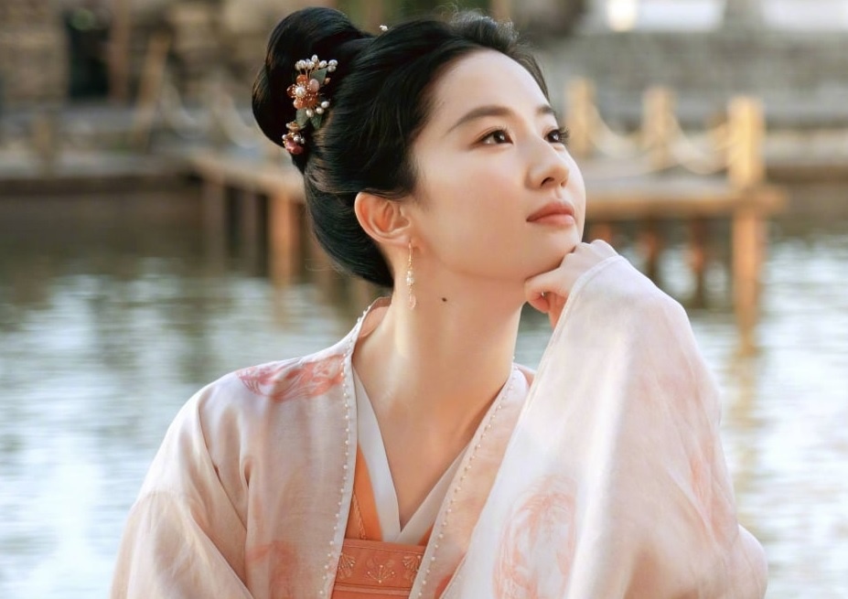 Nhan sac Luu Diec Phi trong phim moi bi che hinh anh