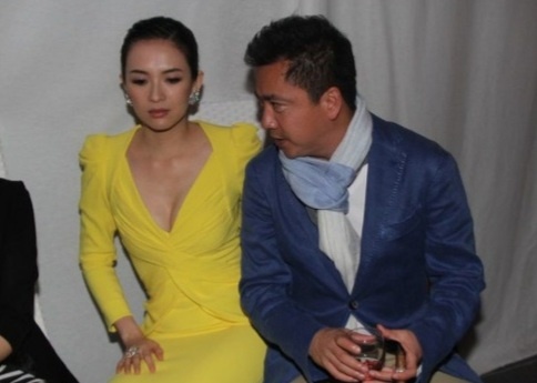 Hoa Nghi Huynh De chim trong ho no hinh anh