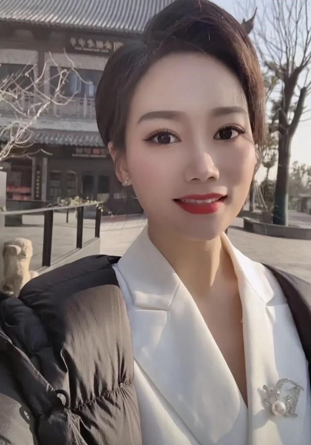 MC Trung Quoc qua doi anh 1