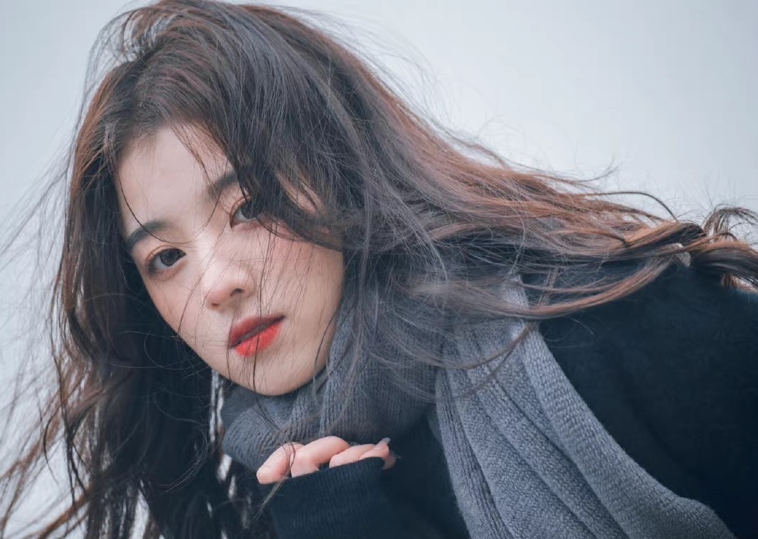 Nu nguoi mau 20 tuoi bi duoi khoi game show vi thi phi tinh ai hinh anh