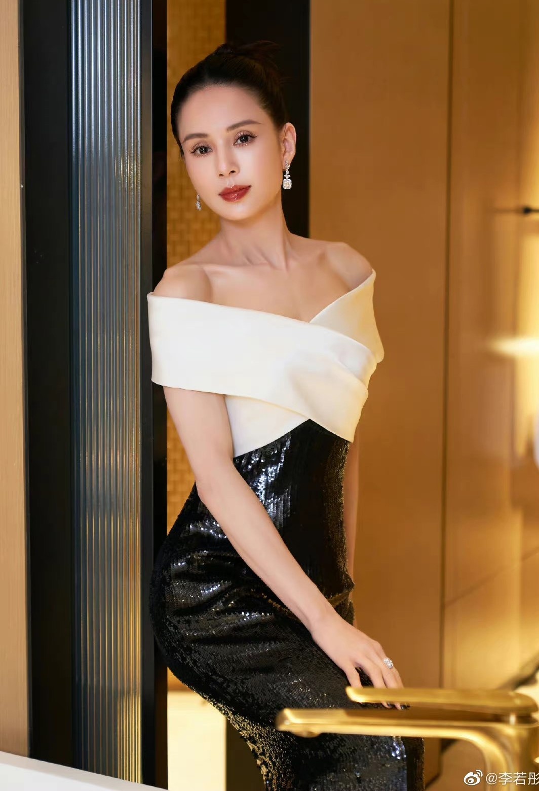 Lý Nhược Đồng bị chế giễu ảnh 3 Ly Nhuoc Dong bi che gieu anh 3