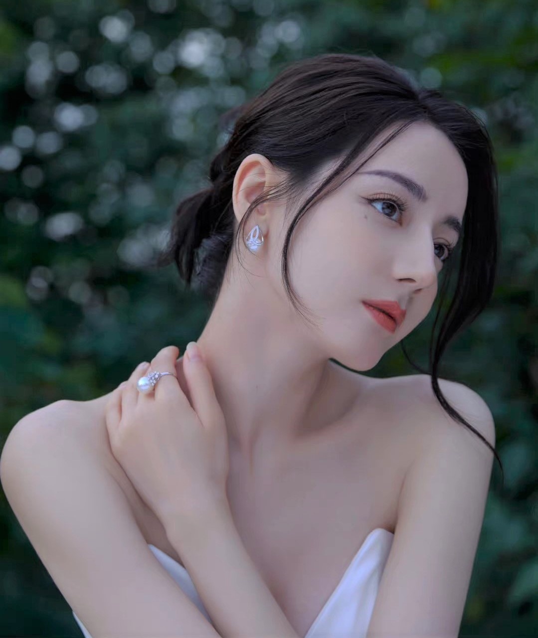 Địch Lệ Nhiệt Ba áp lực ảnh 2 Dich Le Nhiet Ba ap luc anh 2