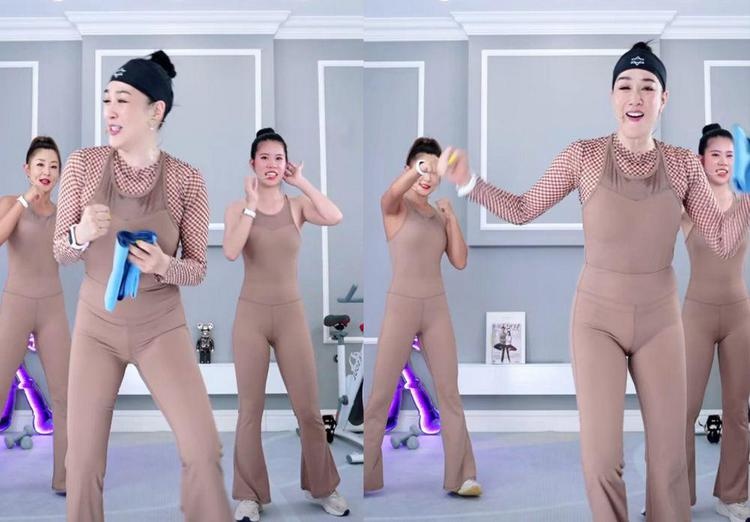 Chung Le De mac phan cam anh 1